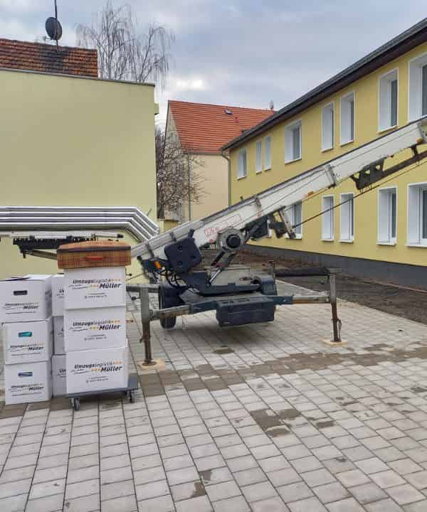 Möbellift in Freiburg im Breisgau für den Firmenumzug 